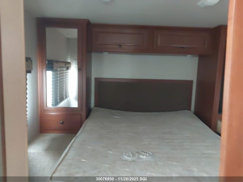 2010 Ford Econoline E450 Super Duty Cutwy Van VIN: 1FDXE4FS2ADA45219 Lot: 30076950