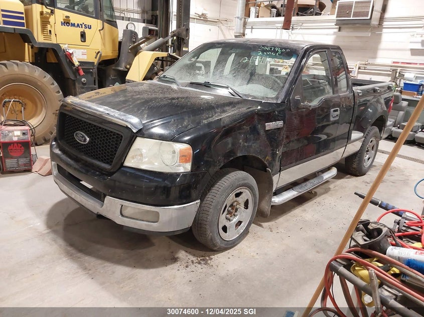 1FTRF02574KC94795 2004 FORD F-150 photo no. 2