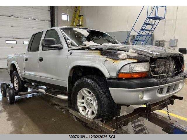 1D7HG38N33S141899 2003 DODGE DAKOTA photo no. 2