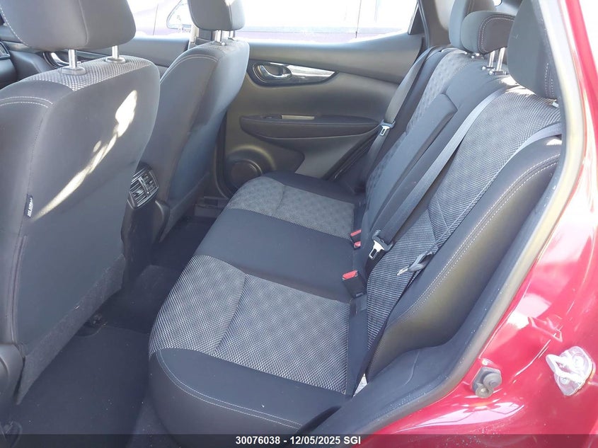 JN1BJ1CRXJW210144 2018 NISSAN QASHQAI photo no. 8
