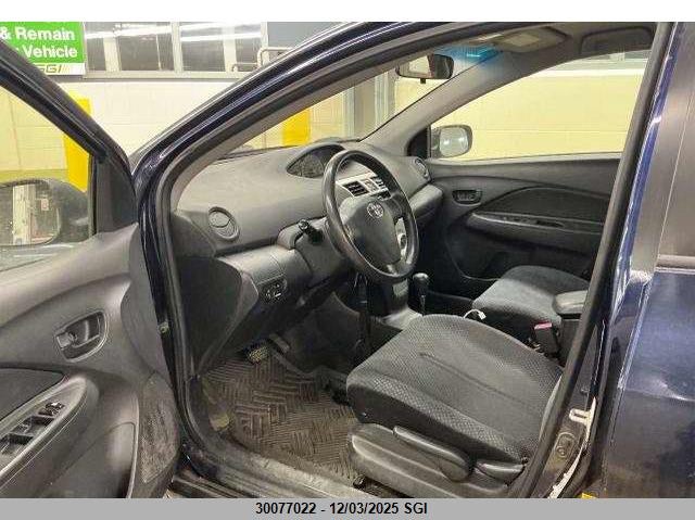 JTDBT923X81221770 2008 TOYOTA YARIS photo no. 3