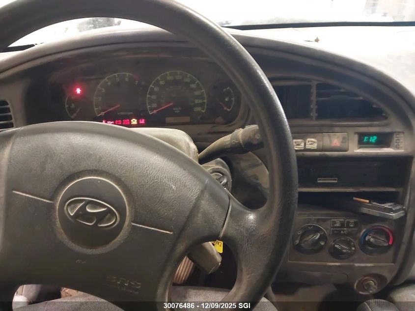 2002 Hyundai Elantra Gls/Gt VIN: KMHDN45D02U329794 Lot: 30076486