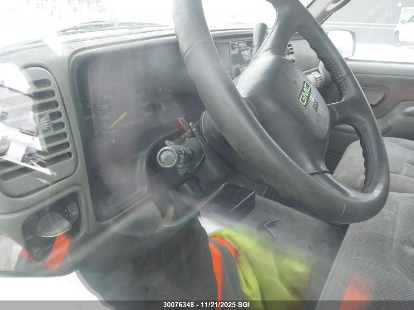 1998 GMC Sierra K1500 VIN: 1GTEK19R2WR502455 Lot: 30076348