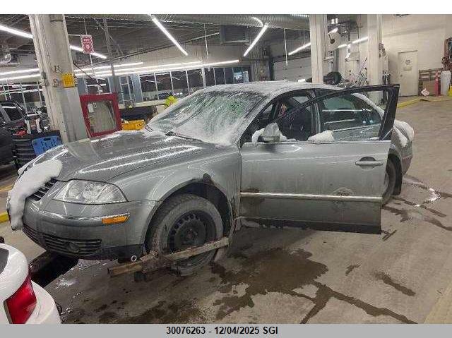 WVWAE63B95P011678 2005 VOLKSWAGEN PASSAT photo no. 2