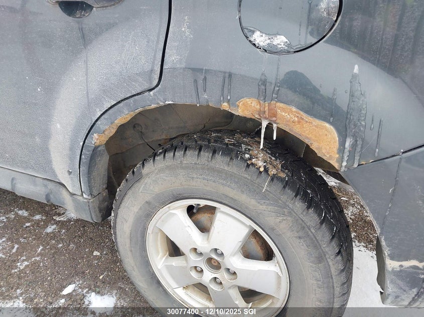 1FMCU93138KD73295 2008 FORD ESCAPE photo no. 14