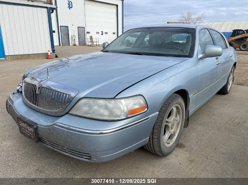 1LNHM82W75Y665697 2005 LINCOLN TOWN CAR photo no. 2