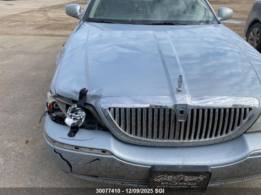 2005 Lincoln Town Car Signature Limited VIN: 1LNHM82W75Y665697 Lot: 30077410