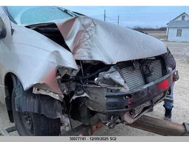 2002 Toyota Sienna Le/Xle VIN: 4T3ZF13CX2U417965 Lot: 30077741