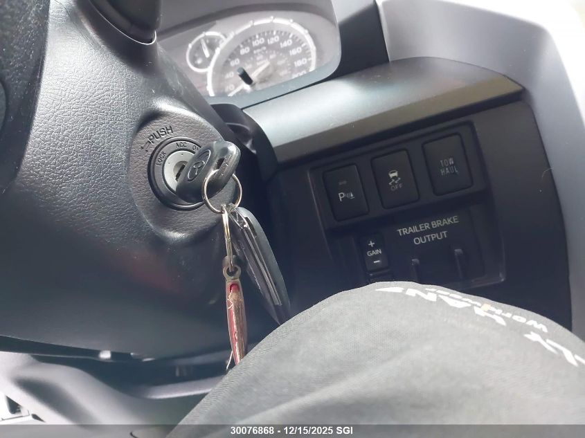 2017 Toyota Tundra Crewmax Sr5/Trd Pro VIN: 5TFDY5F18HX660135 Lot: 30076868