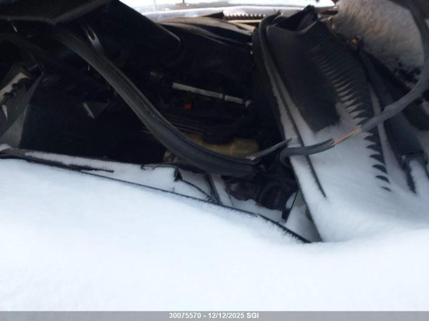 2003 Lincoln Town Car Executive VIN: 1L1FM81W33Y622854 Lot: 30075570