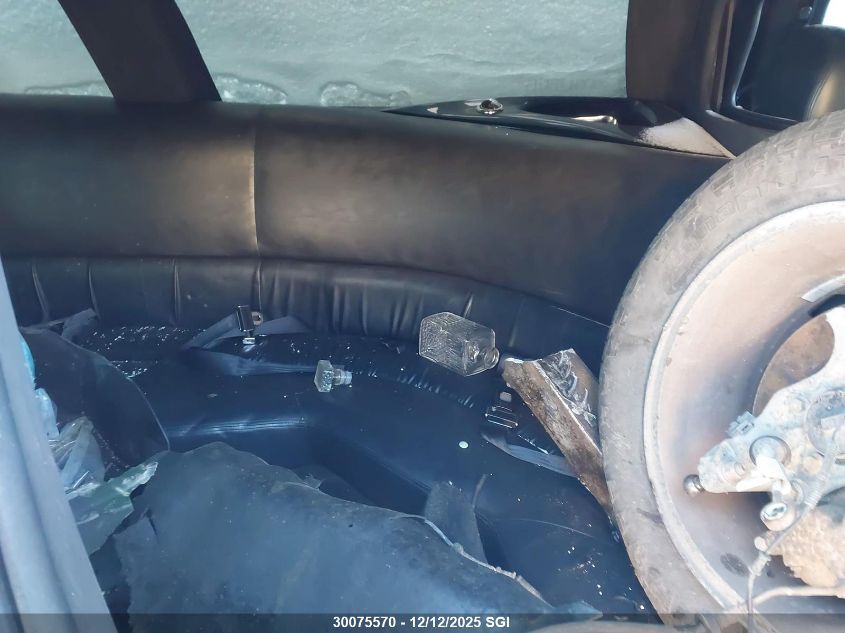 2003 Lincoln Town Car Executive VIN: 1L1FM81W33Y622854 Lot: 30075570