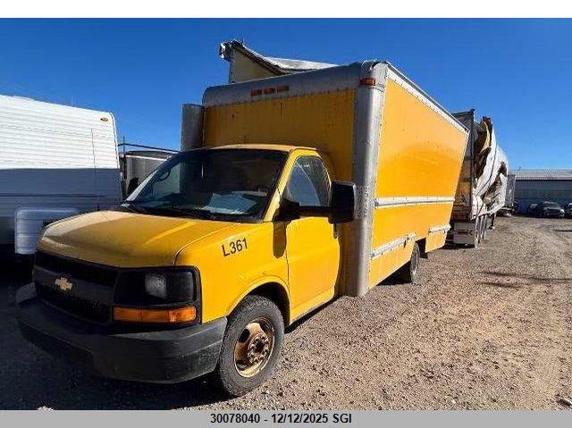 1GB3G4CG1C1159217 2012 CHEVROLET EXPRESS photo no. 2