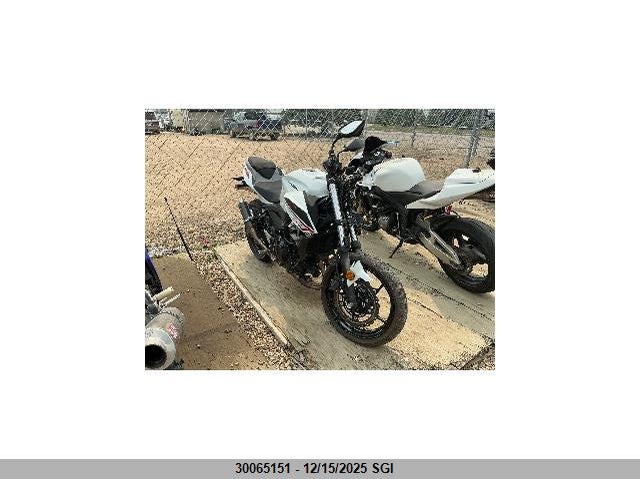 JKAERKD14NDAG7140 2022 Kawasaki Er400 D auction photo 1