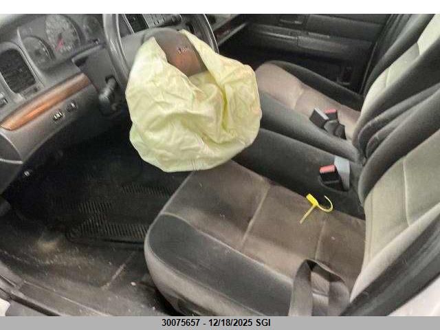 2FAFP74W74X161004 2004 FORD CROWN VICTORIA photo no. 9