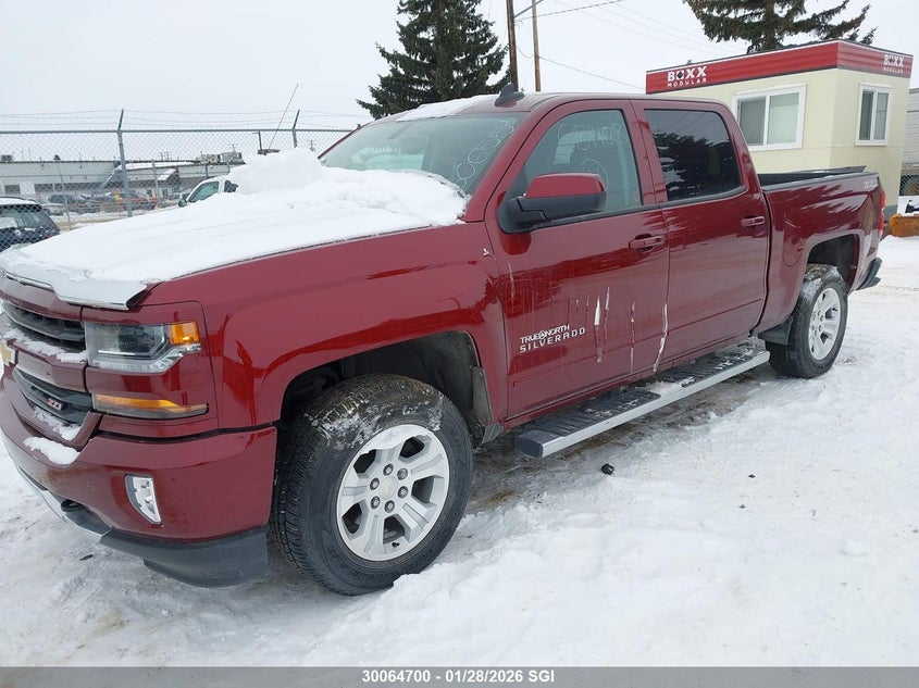 2017 Chevrolet Silverado, Удар ззаду, IAAI, VIN 3GCUKREC6HG260655 — фото 2