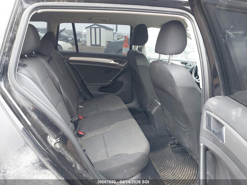 2015 Volkswagen Golf Sportwagen S/Se/Sel VIN: 3VWC17AU6FM502647 Lot: 30087680