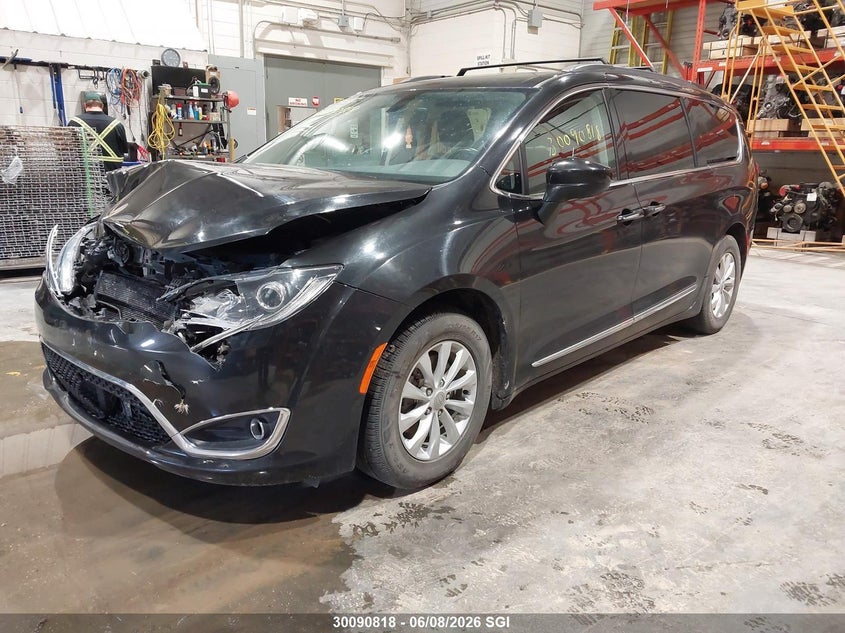 2017 Chrysler Pacifica 3.6 Touring L black Lot 111030090818 Vin 2C4RC1BG2HR510270