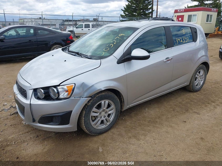 Vin: 1g1jc6eh2d4203279, lot: 20135697, chevrolet sonic lt 20132
