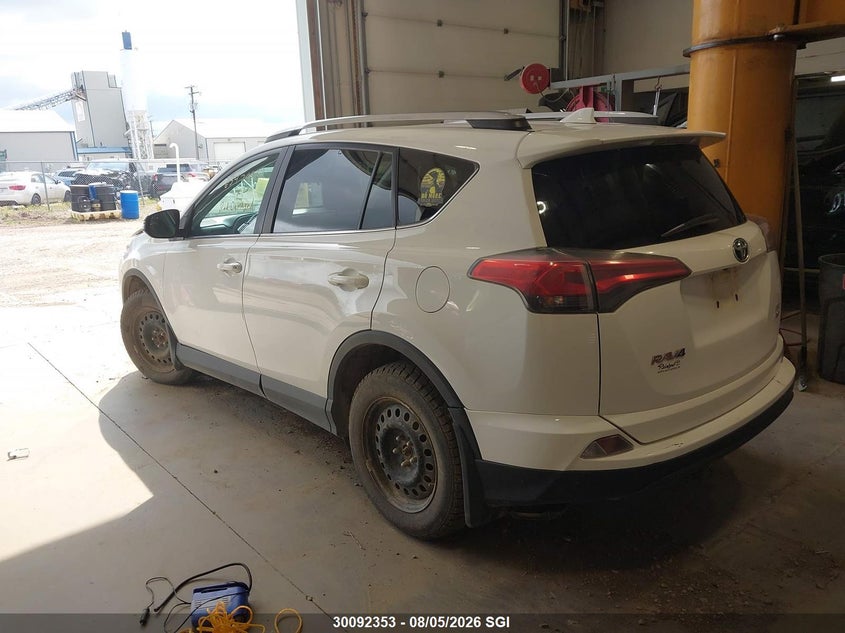 Vin: 2t3bfrev2hw645613, lot: 20137725, toyota rav4 le 20173