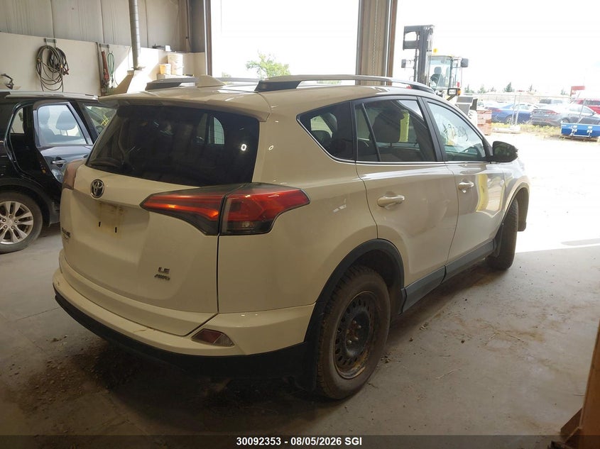 Vin: 2t3bfrev2hw645613, lot: 20137725, toyota rav4 le 20174