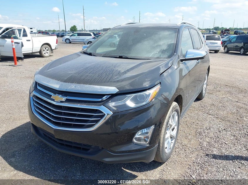 2018 Chevrolet Equinox, Град, IAAI, VIN 2GNAXVEV3J6338882 — фото 2
