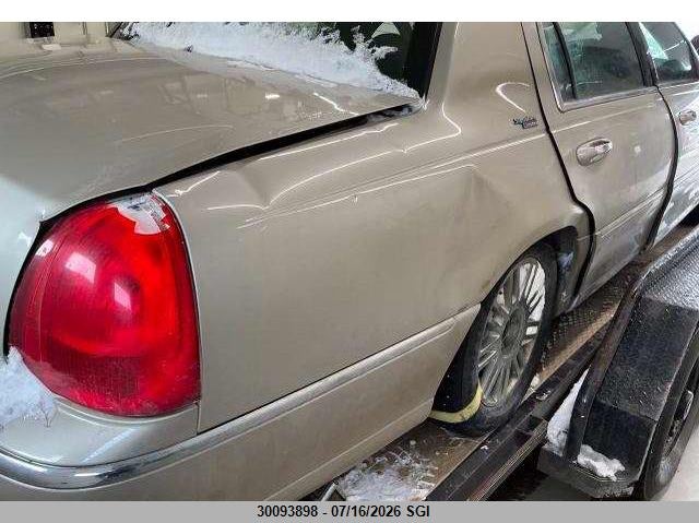 2010 Lincoln Town Car Signature Limited VIN: 2LNBL8CV9AX622133 Lot: 30093898