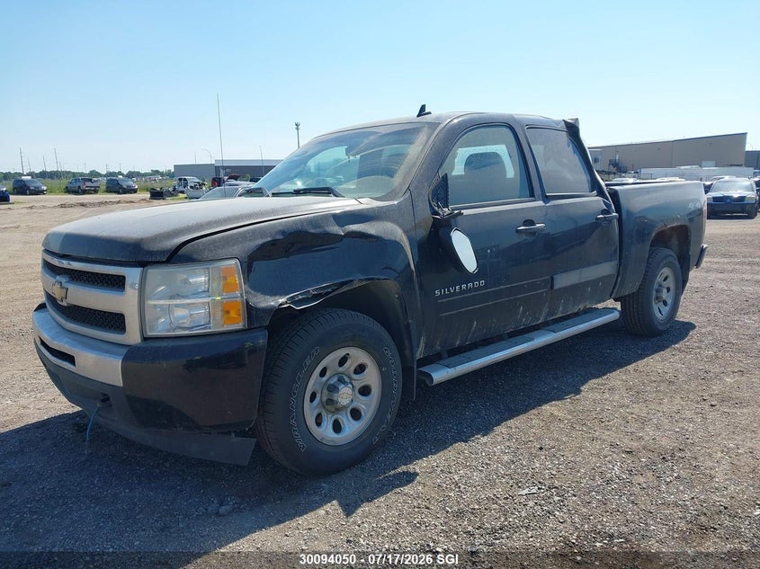 2010 Chevrolet Silverado, Left Side, IAAI, VIN 3GCRKREA0AG231243 — photo 2