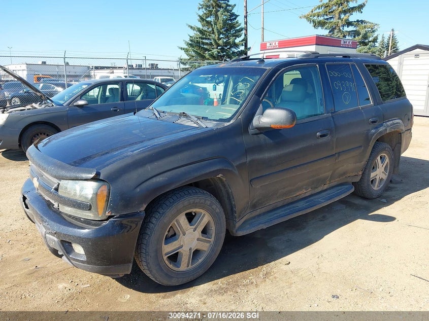 2005 Chevrolet TrailBlazer, Удар спереду, IAAI, VIN 1GNDT13S352117537 — фото 2