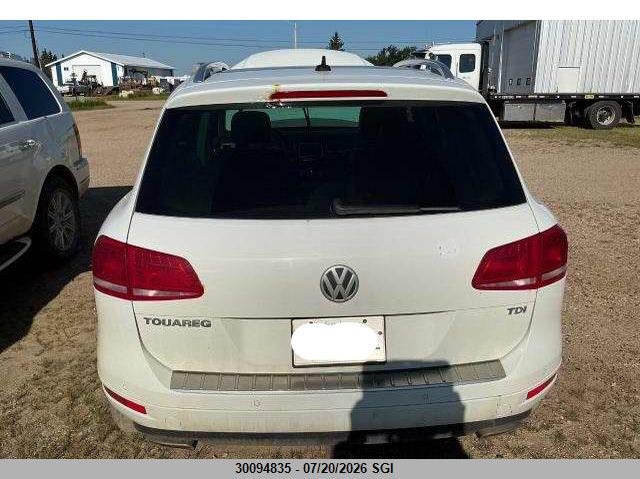 2013 Volkswagen Touareg V6 Tdi VIN: WVGEP9BP2DD013052 Lot: 30094835