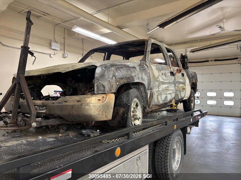 2004 Chevrolet Silverado, Total Burn, IAAI, VIN 1GCHK23U14F227000 — photo 2