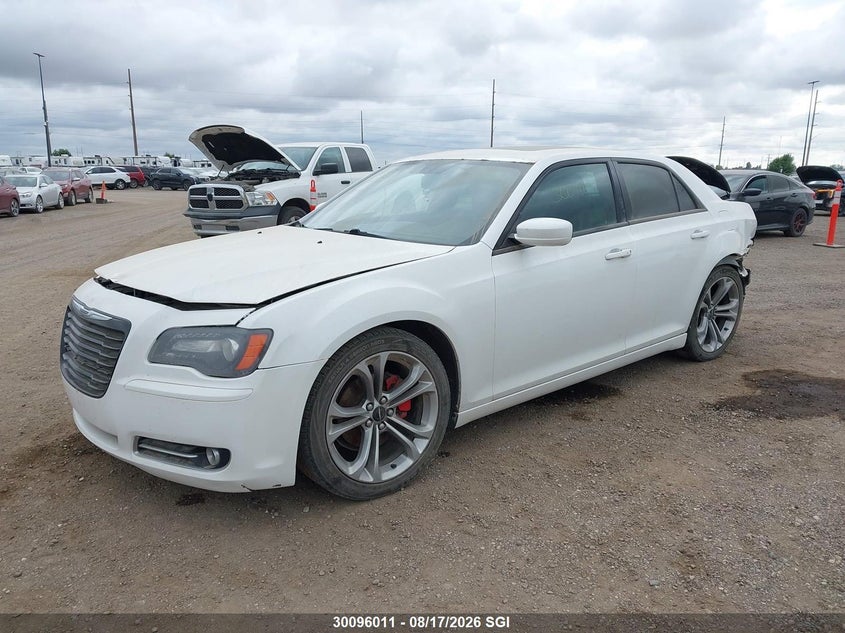 2014 Chrysler 300, Левый зад, IAAI, VIN 2C3CCABGXEH320857 — фото 2