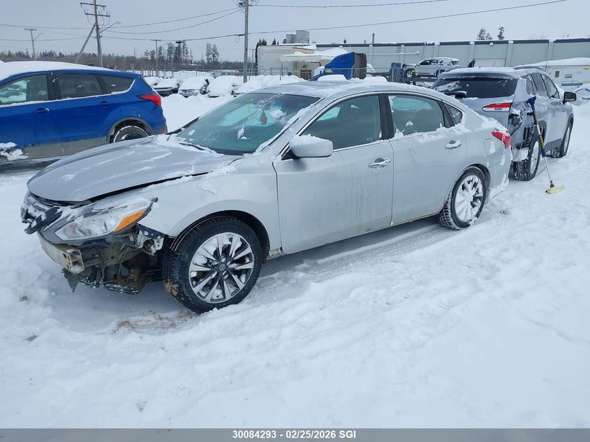 2017 Nissan Altima 2.5/S/Sv/Sl/Sr, Front, IAAI, VIN 1N4AL3APXHN335358 — photo 2