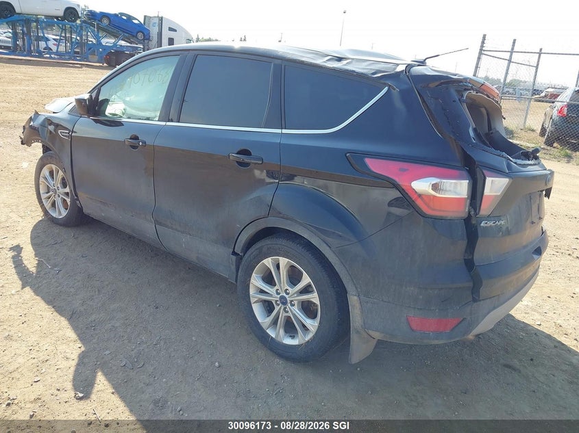 Vin: 1fmcu9gd2hud97807, lot: 20145773, ford escape se 20173