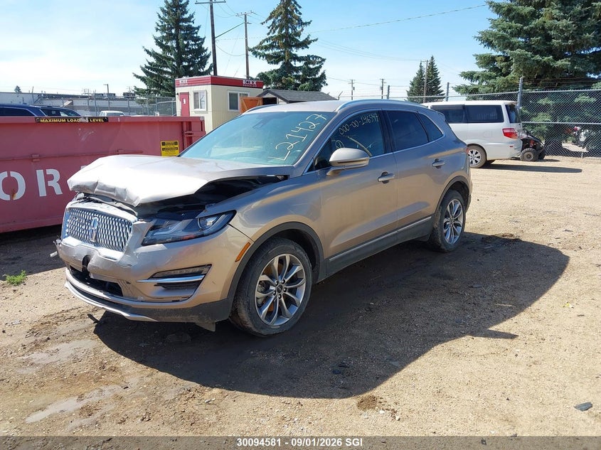 2019 Lincoln MKC, Front, IAAI, VIN 5LMCJ2D92KUL21427 — photo 2