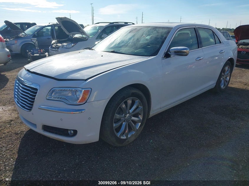 2012 Chrysler 300C, Град, IAAI, VIN 2C3CCAKT0CH314317 — фото 2