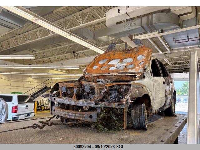 2003 Kia Sorento, Total Burn, IAAI, VIN KNDJC733435101804 — photo 2
