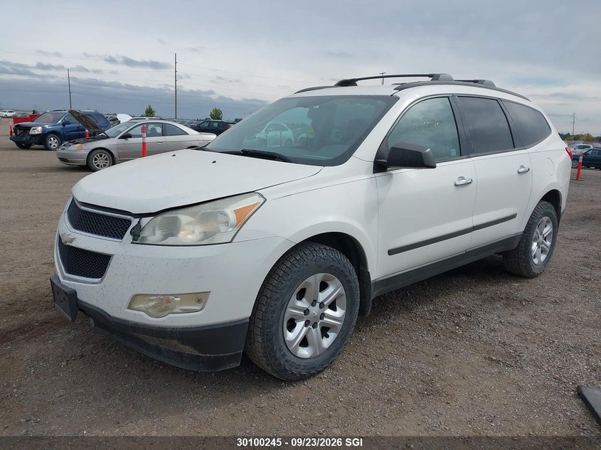 2011 Chevrolet Traverse, Град, IAAI, VIN 1GNKREED4BJ341154 — фото 2