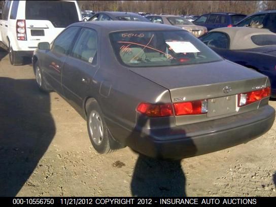 2000 Toyota Camry Ce/Le/Xle VIN: 4T1BG22K8YU008815 Lot: 10556750