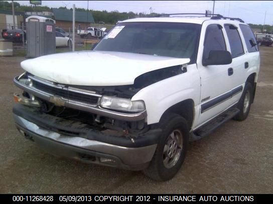 2000 Chevrolet Tahoe C1500 VIN: 1GNEC13T3YJ210422 Lot: 11268428