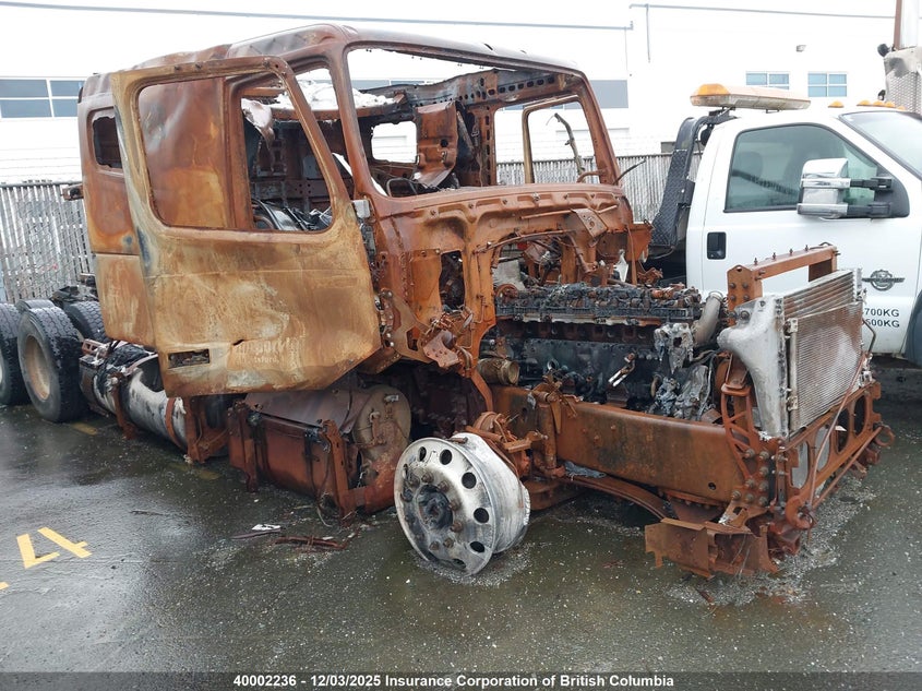 4V4NC9EH4NN296509 2022 VOLVO  photo no. 9