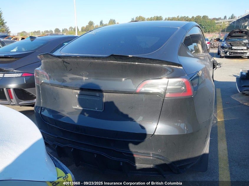 2022 Tesla Model Y VIN: 7SAYGDEE0NF312339 Lot: 40013968