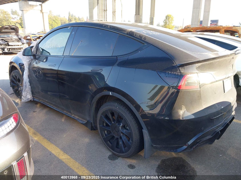 7SAYGDEE0NF312339 2022 TESLA MODEL Y photo no. 3