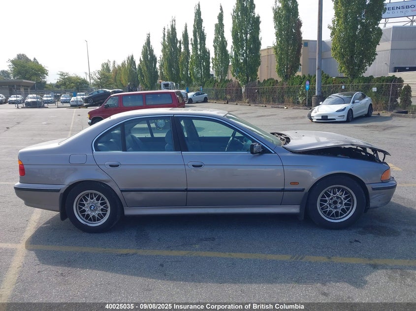 2000 BMW 528I VIN: WBADM6345YGV02218 Lot: 40025035