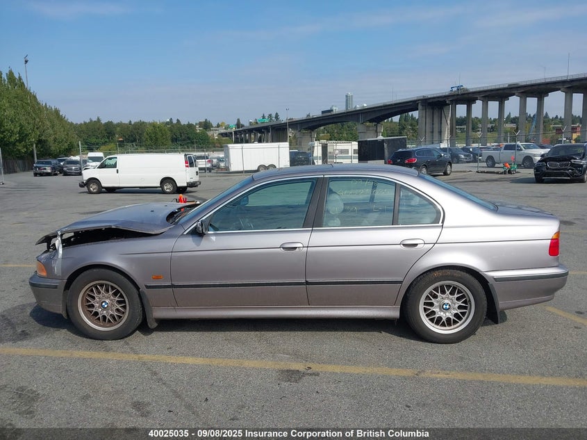 2000 BMW 528I VIN: WBADM6345YGV02218 Lot: 40025035