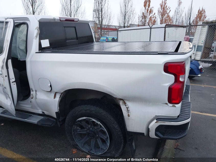 1GCUYHET1MZ128874 2021 CHEVROLET SILVERADO photo no. 3