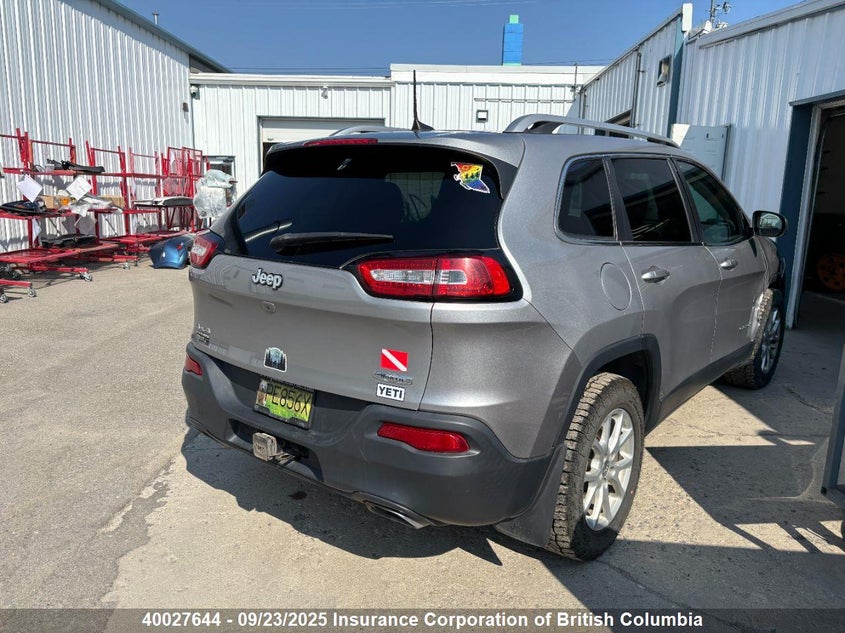 Vin: 1c4pjmcs4hd215479, lot: 30031971, jeep cherokee latitude 20174