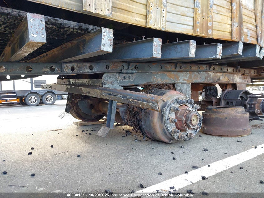 1UYVS2530FG297416 2015   photo no. 12