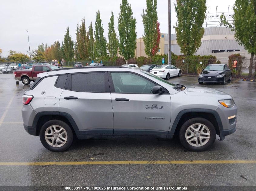 2018 Jeep Compass Sport VIN: 3C4NJCABXJT318992 Lot: 40030317
