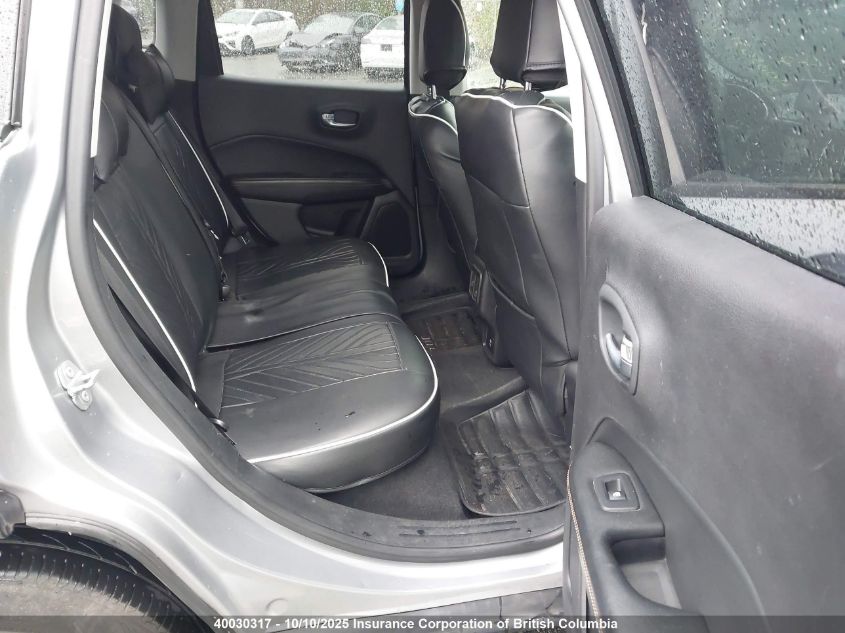 2018 Jeep Compass Sport VIN: 3C4NJCABXJT318992 Lot: 40030317