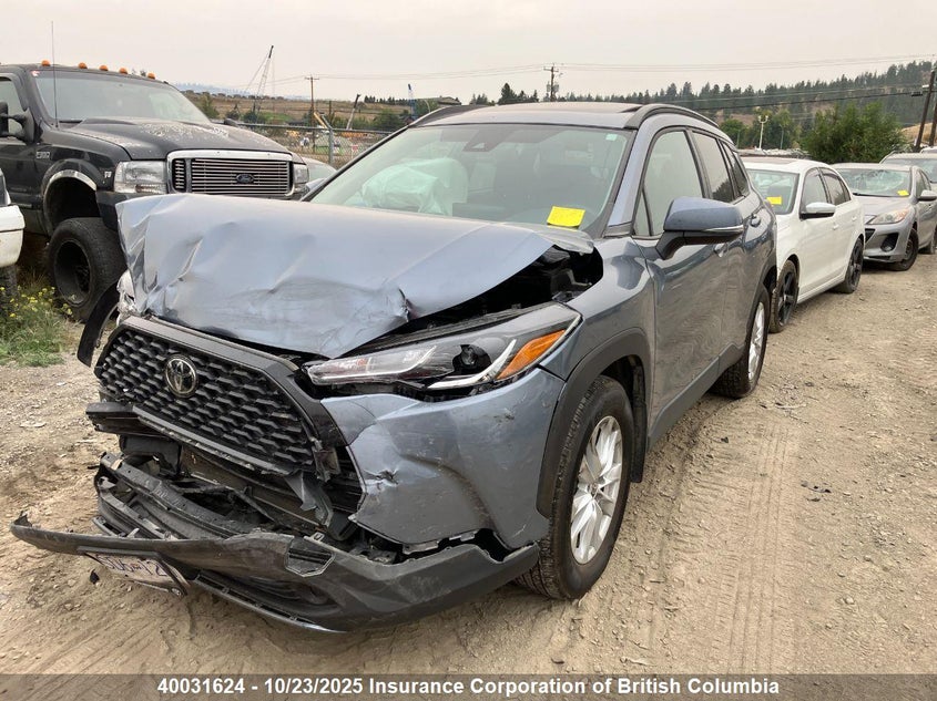 7MUBAABG2NV027698 2022 TOYOTA COROLLA CROSS photo no. 2